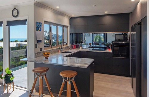 Britannia Heights House | Seascape Escape - Experience Elegant Living Surrounded By Breathtaking Views!