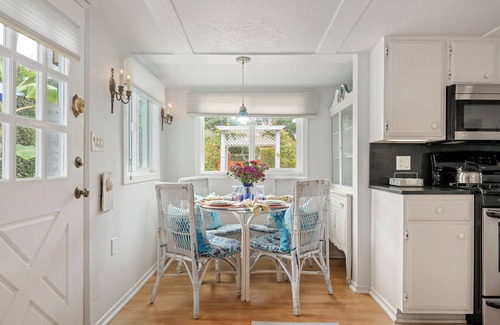 Montecito House | Seashell Cottage - Charming Hideaway at the Beach