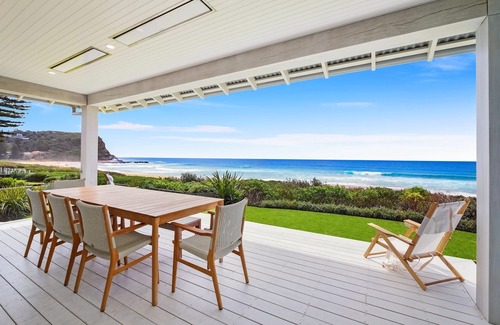 North Avoca House | SEASHORE: North Avoca Beachfront, Panoramic ocean views, WiFi, Ultra modern.