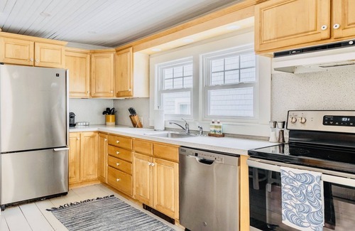 Town Landing House | Seaside 4 bedroom, 1 bath Cottage!