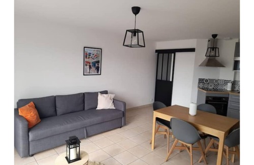 Agon-Coutainville Apartment | Seaside apartment 80 m, well located, quiet and bright Free wifi parking