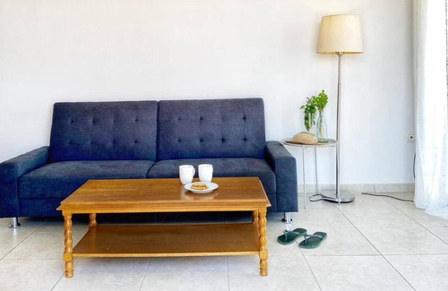 Kiparissia Apartment | Seaside Apartment, Walking Distance To The Beach.
