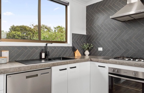St Leonards House | Seaside Bliss - Charming home just a short stroll from the beach.