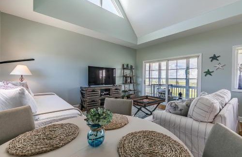 Oceanmarsh Subdivision House | Seaside Bungalow With Million Dollar Views