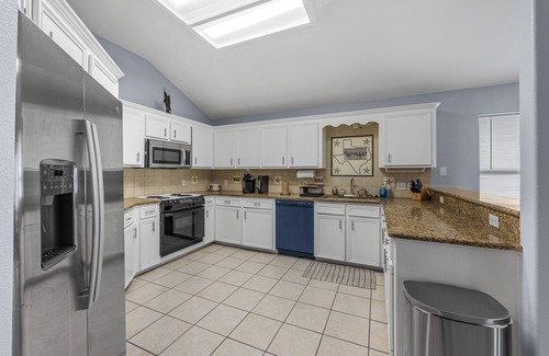 Flour Bluff House | Seaside Canal Retreat: Renovated Home with Private Dock Near Port Aransas