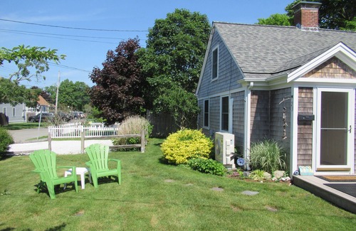 Hyannis House | Seaside Cape Cod Escape-Norris Cottages Bungalow: 3 Minutes to the Beach