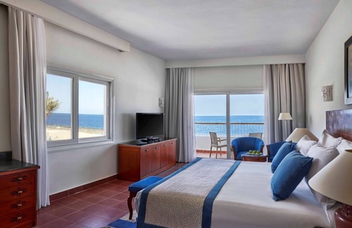 El Quseir Hotel | Seaside Comfort l 3 Pools, Spa, Tennis, Water Sports & Kids’ Club, Diving Spots