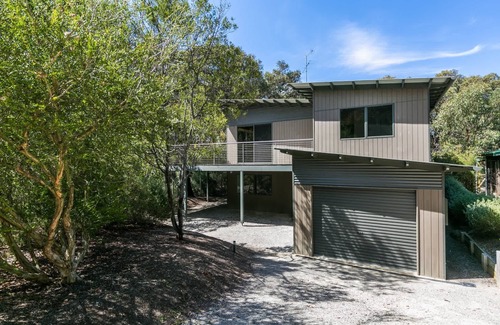 Aireys Inlet House | Seaside Delight I Walk to Beach I 2 Living Rooms