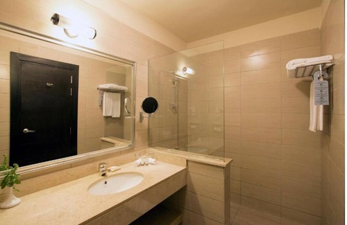 El Hadaba Hotel | Seaside Resort w/Stunning Views, Full Spa & Family Amenities l 3 Rooms