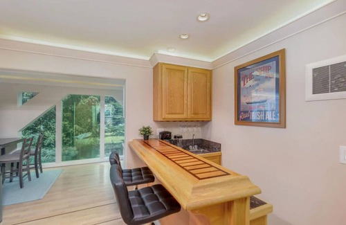 El Granada House | Seaside Escape: 1 block to Beach, Private Hot Tub, Fire Pit & BBQ