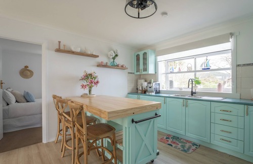 Heybridge Apartment | Seaside Escape with Stunning Views