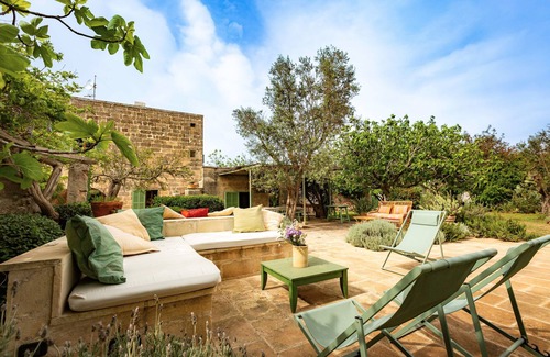 Spongano Villa | Seaside farmhouse with swimming pool surrounded by quietness