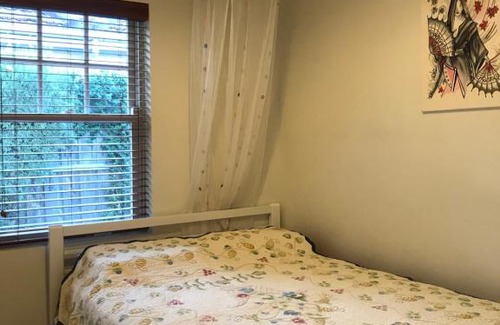 Elwood Bed & Breakfast | Seaside Home