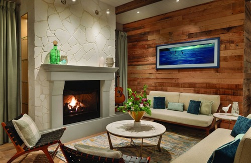 Lower Lonsdale Hotel | Seaside Hotel North Vancouver