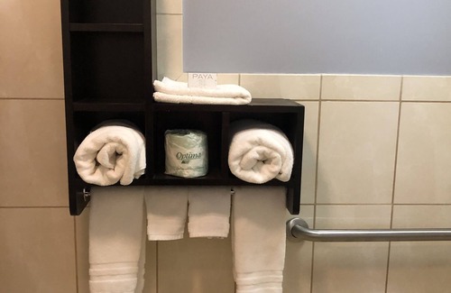 Marina District Hotel | Seaside Inn