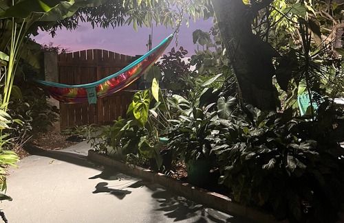 Silver Sands Apartment | Seaside Jamaica Cottage with Lush Garden, Hammock, 1 minute Walk to Beach!