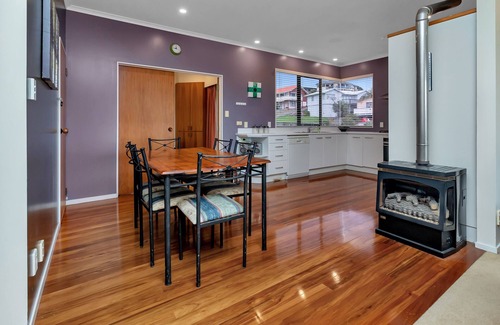 Cable Bay House | Seaside on Stratford - Cable Bay Holiday Home