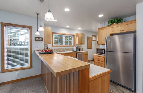 Kiwanda Shores House | Seaside Paradise #162 - Lovely, spacious, classy townhome near beach
