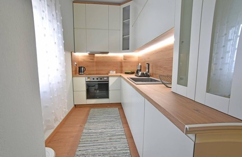 Vlore Apartment | Seaside retreat with stunning sea views – steps from the beach, pure relaxation.