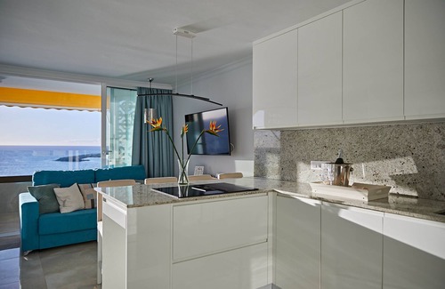 Patalavaca Apartment | Seaside Serenity: Luxury with a Gourmet Twist