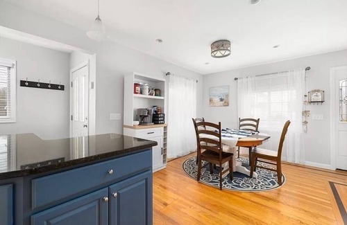 Warwick House | Seaside Serenity - Ocean view bliss near beach