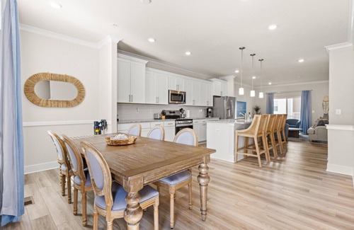 Caine Woods House | Seaside Serenity Townhome