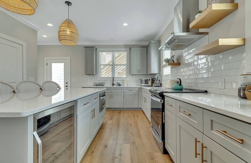 Wilmington Beach House | Seaside Splendor! Rooftop Views, 3 Minute Walk to Beach