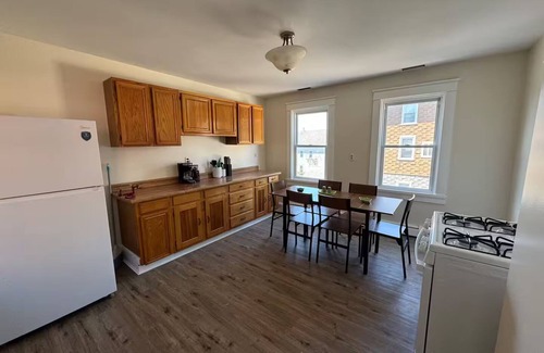 Warren Apartment | Seaside Stay in Historic Warren
