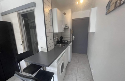 La Faviere Apartment | Seaside studio in La Favière-Bormes - Private parking