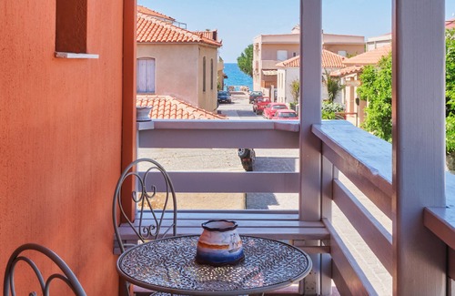 Skala Eresou Apartment | Seaside Studio with Parking Steps from the Beach