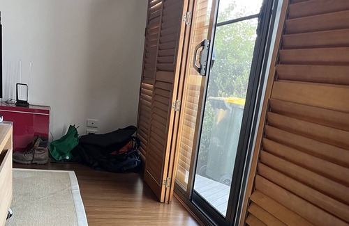 Port Albert House | Seaside Townhouse by a natural harbour.