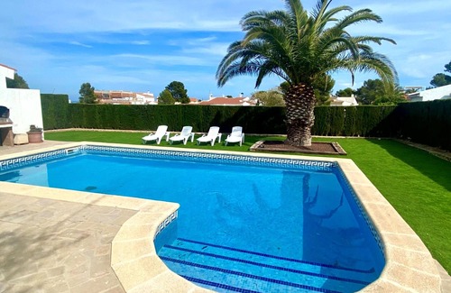 L Almadrava House | Seaside Villa with Pool, BBQ, Near Beach and Port in L'Ametlla de Mar – Sleeps 8