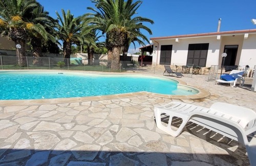 Porto Cesareo House | Seaside villa pool/garden/sun/sea