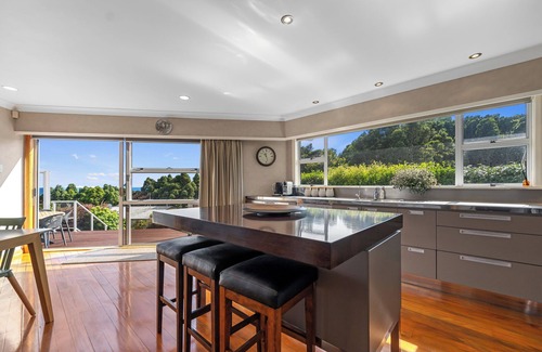 New Plymouth House | Seaside Weekender - New Plymouth Holiday Home