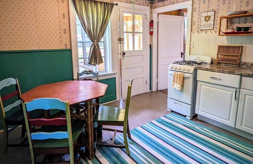 White Lake Cottage | Seasonal Cottages Colony With Outdoor Swimming Pool