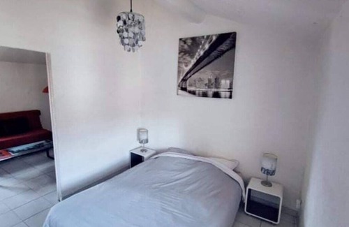 Toulon Apartment | Seasonal rental Toulon French Riviera - 4 people max