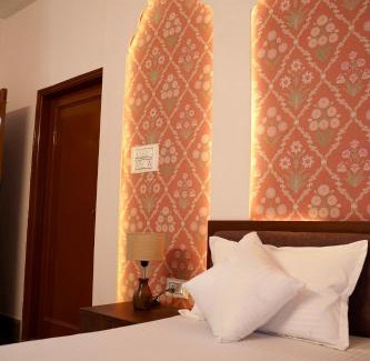Pink City Apartment | Seasoned Jaipur-Live in a 100-year-old apartment