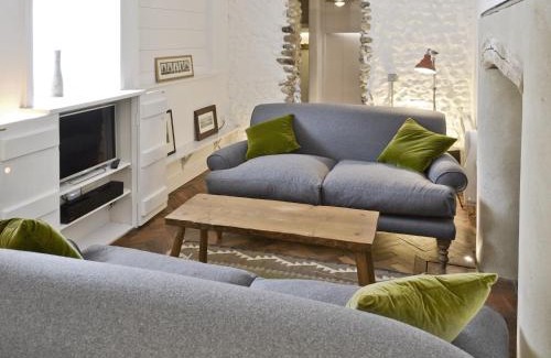 Salthouse House | Seasong