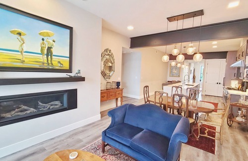 Sandpoint Condo | Seasons 8 Luxury Rooftop Pool, Hot Tub, BBQs, Waterfront