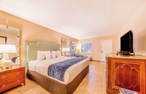 Kissimmee Hotel | Seasons Florida Resort