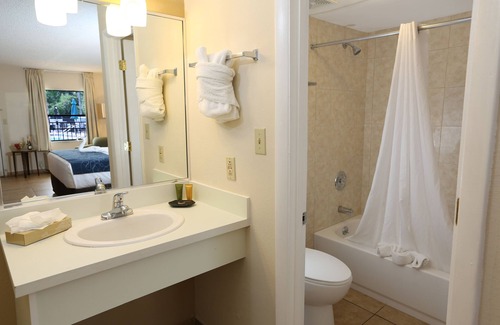 Kissimmee Hotel | Seasons Florida Resort