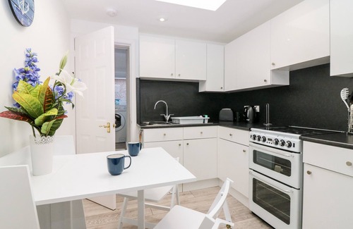 Buckie Cottage | SEASPRAY COTTAGE, pet friendly, country holiday cottage in Buckie