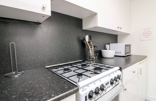Buckie Cottage | SEASPRAY COTTAGE, pet friendly, country holiday cottage in Buckie