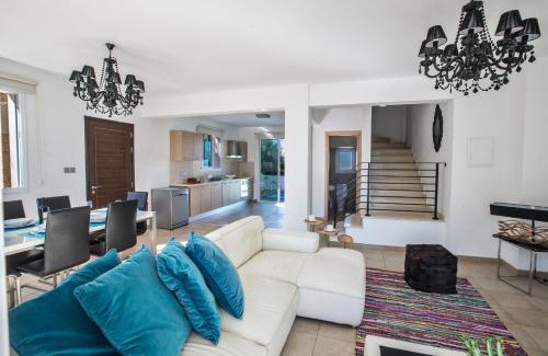 Pernera Villa | Seaspray