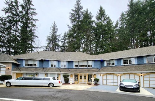 Sammamish Villa | Seattle Golden Millionaire Mansion