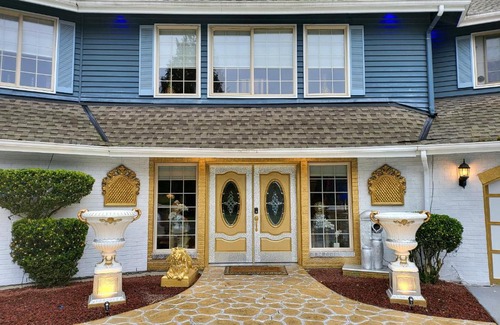 Sammamish Villa | Seattle Golden Millionaire Mansion