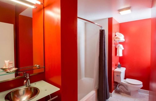 Belltown Hotel | Seattle Heartbeat - Enjoy Shops, Bars, & Sculptures | 3 Units