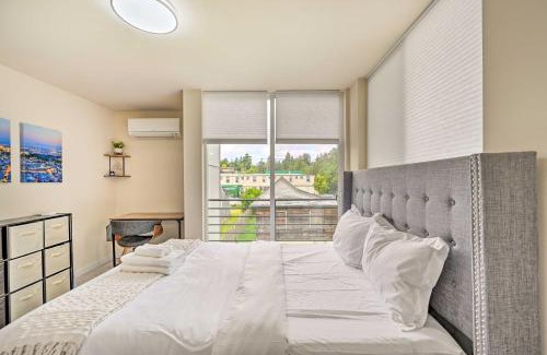 Licton Springs House | Seattle Townhome Rooftop Deck Less Than 7 Mi to Dtwn