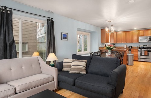Miller Park House | Seattle Vacation Home: 3 bed 3 bath Townhome in Madison Valley