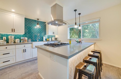 High Point House | Seattle Vacation Home with Hot Tub 5 Mi to Downtown